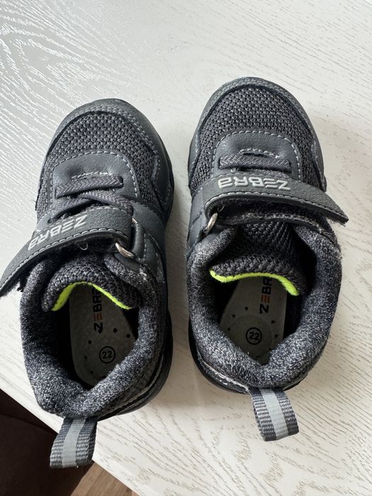 Детские кроссовки