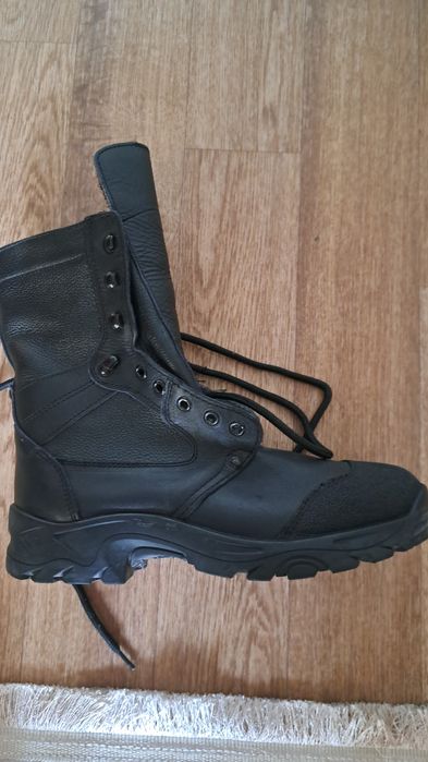 Продам зимние берцы кожаные