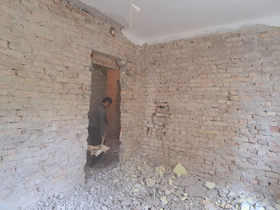 Демонтаж услуга квартира.  Рустам Копаем подвал