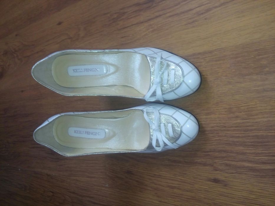 Женская обувь новые