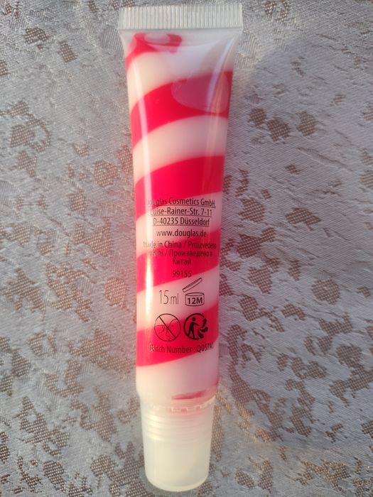 DOUGLAS балсам за устни