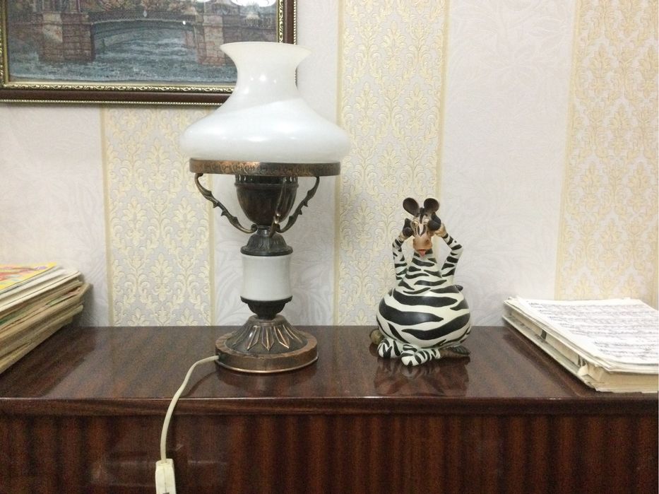 Продам чешскую лампу