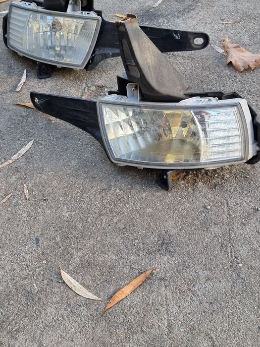 Туманки на Toyota Estima.