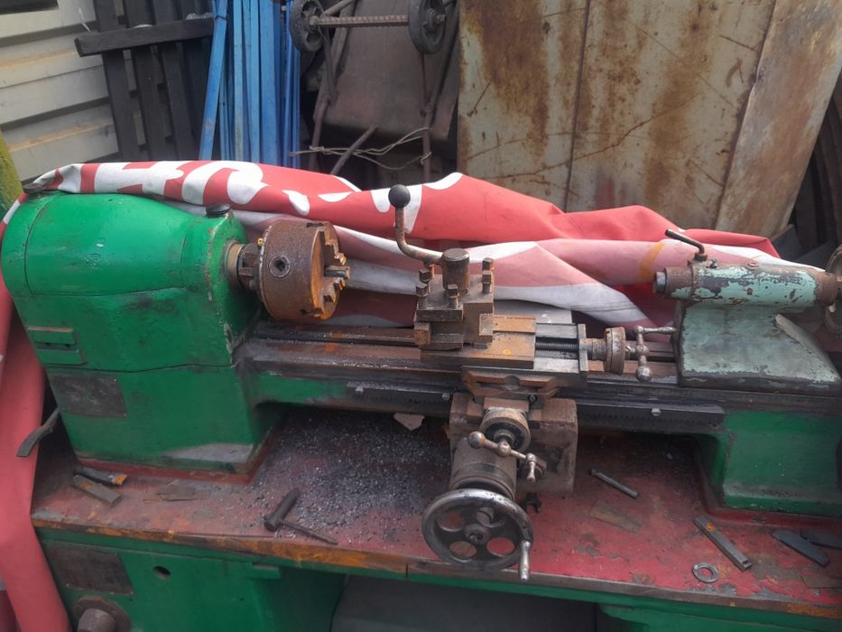 Настольный токарный станок