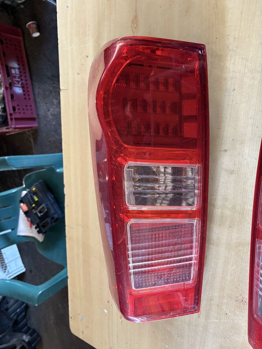 Isuzu D Max 2014 година Стопове