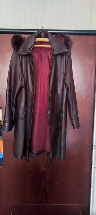 Дамско кожено манто