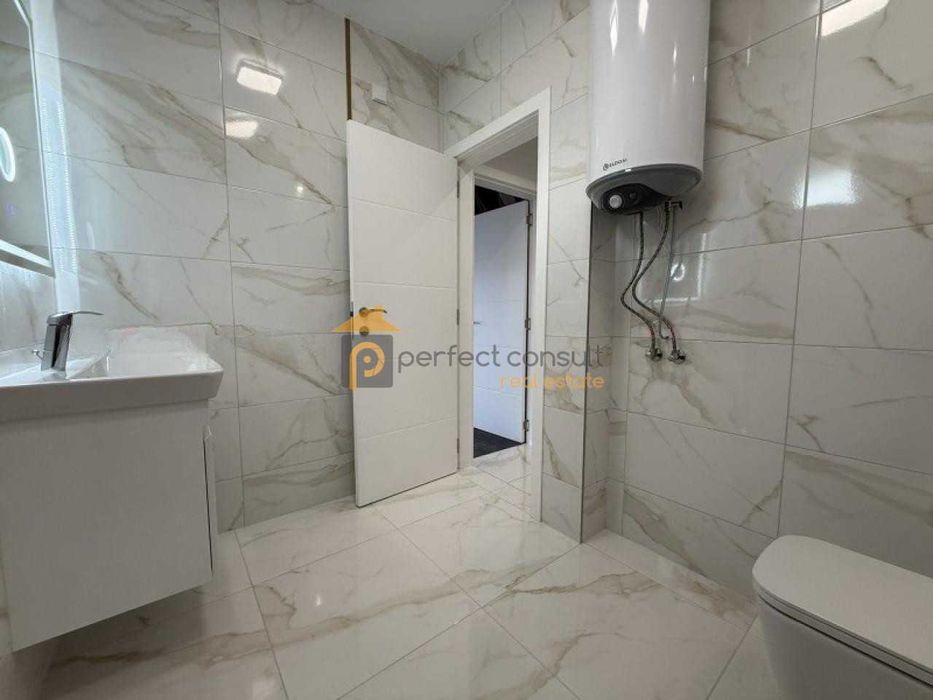 Продава се Тристаен апартамент в Пловдив, Остромила - 118 кв.м за 2111 €/кв.м - Снимка #10