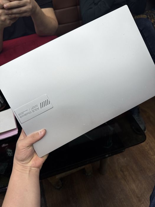 Asus Vivobook sotiladi holati ideal ful komplekt karobka dakument bor.