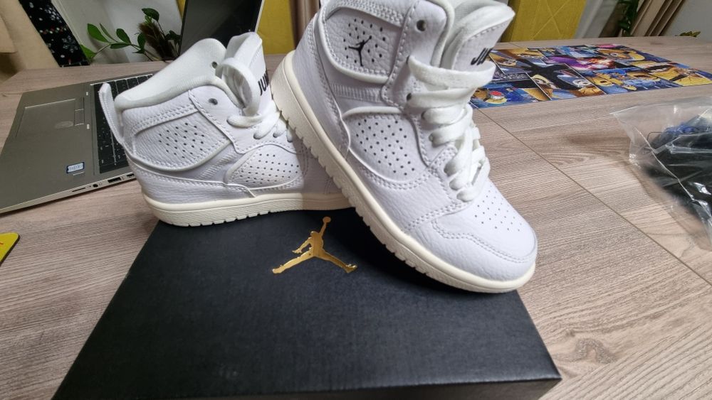 Adidas Jordan Masura EU 28 UK 10.5 cm 17