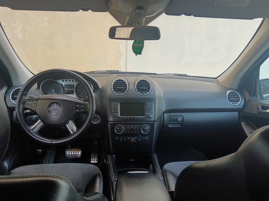 Mercedes ML autoutilitară 5 locuri