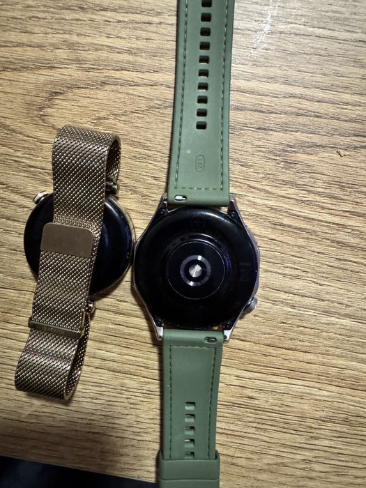 Два часовника Huawei GT 4