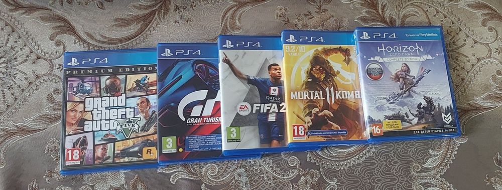 Продам Sony PlayStation 4