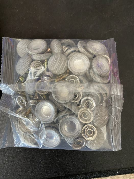 Clipsuri pt reparatii tavan auto