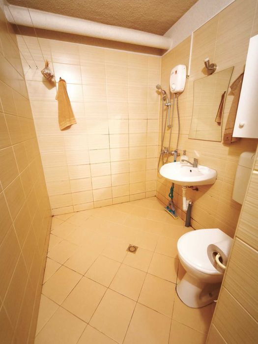Продавам преустроен двустаен апартамент в гр. Перник кв. Проучване - снимка 8