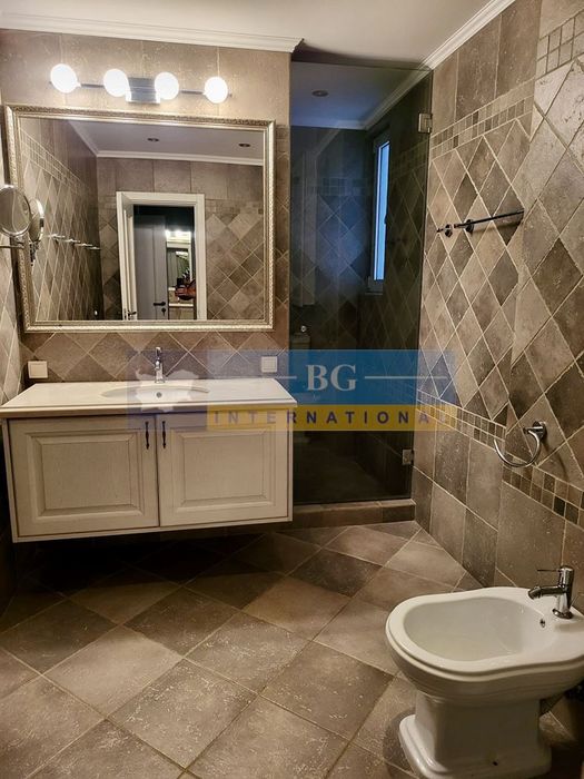 Продава се Четиристаен апартамент в Черноморец - 250 кв.м за 1860 €/кв.м - Снимка #12