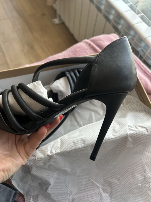 Обувки на ток ZIGN, размер 40