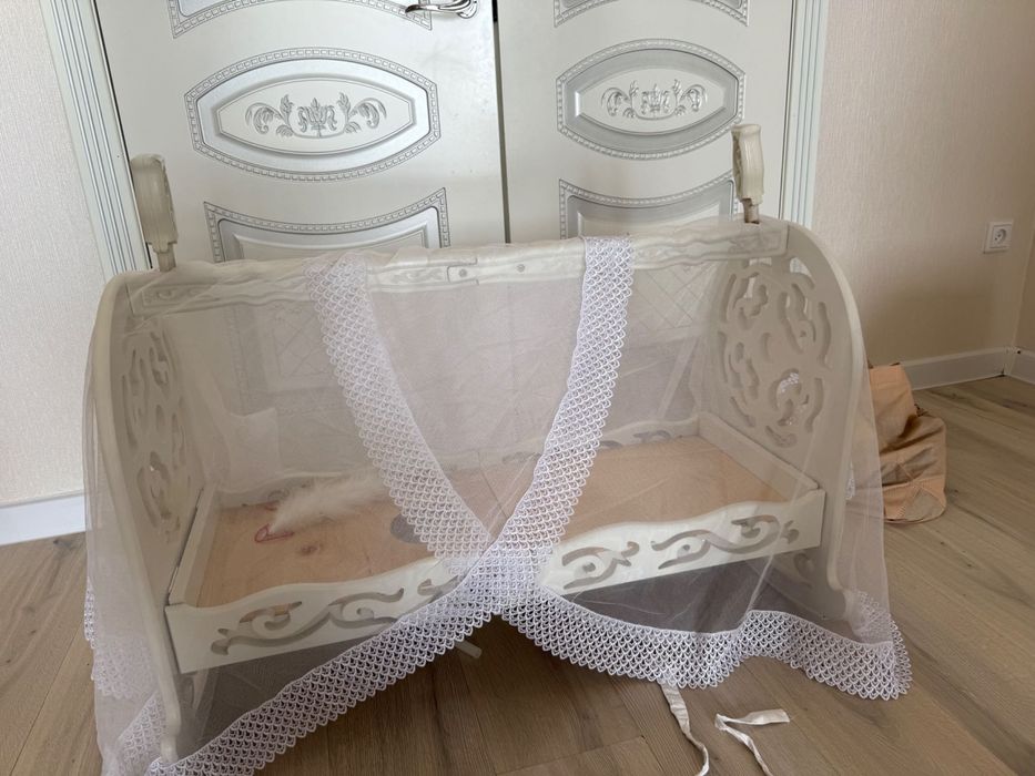 Бесик, бесік, колыбель