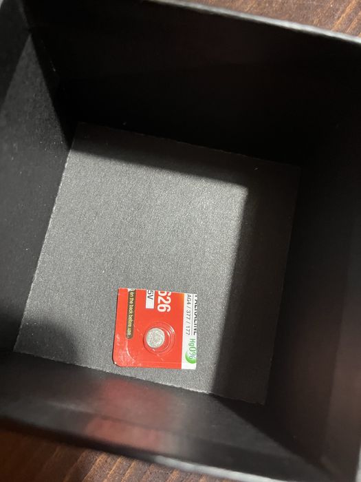 Нов мъжки часовник с етикет