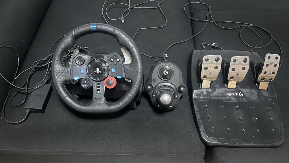 Volan Logitech G29 + pedale si schimbator