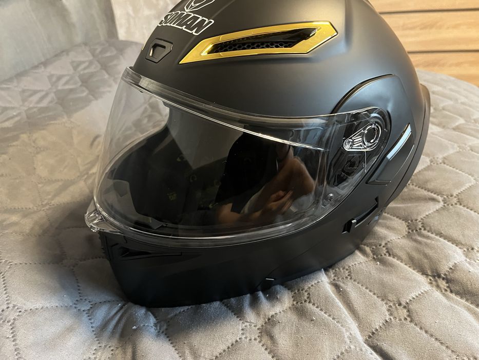 Пистова каска с вградена Bluetooth музика– размер S, отлично състояние