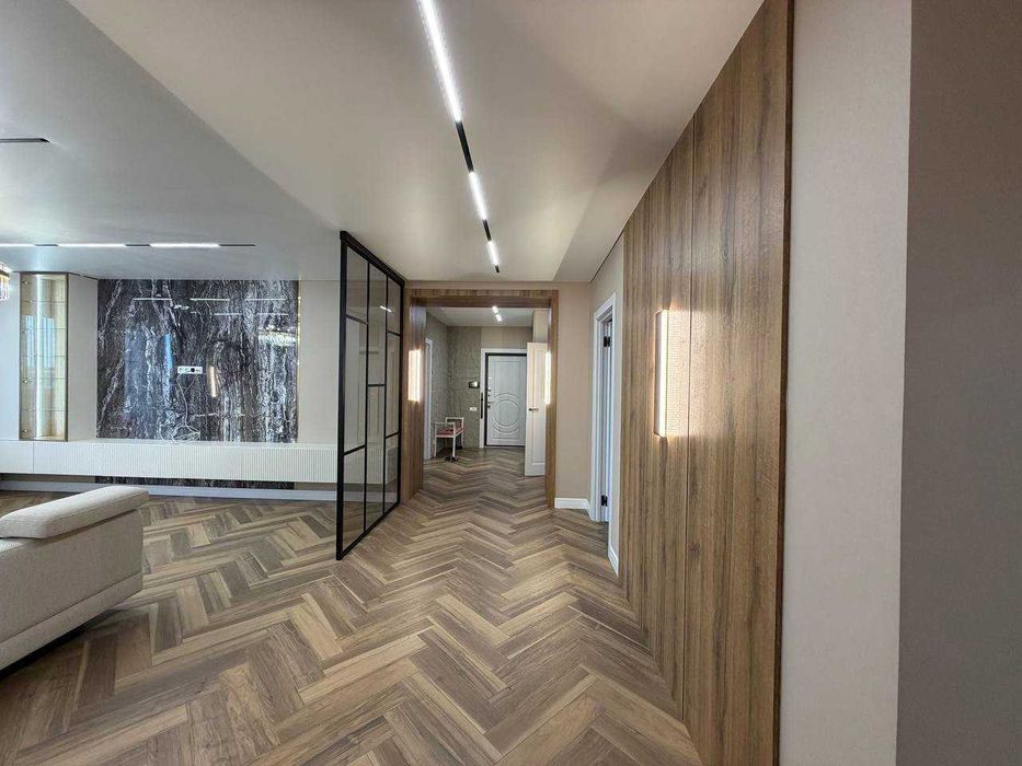 Продажа 3-комнатной квартиры  бородина 111