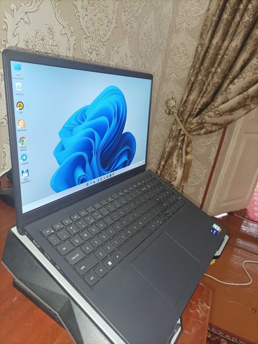 DELL Vostro 3530