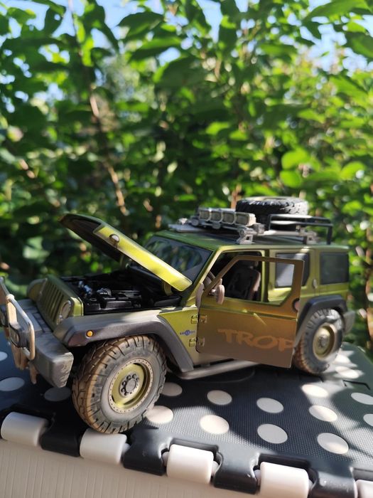 JEEP Trophy 1:18