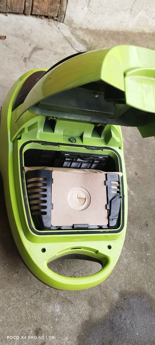 Прахосмукачка  Делонги