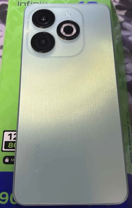 Продам смартфон infinix smart 8