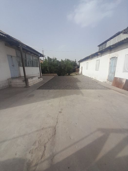 Уй сотилади Янгибозорда