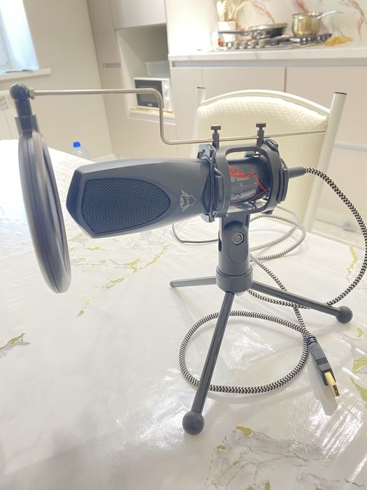 Продам микрофон TRUST MANTIS GXT 232