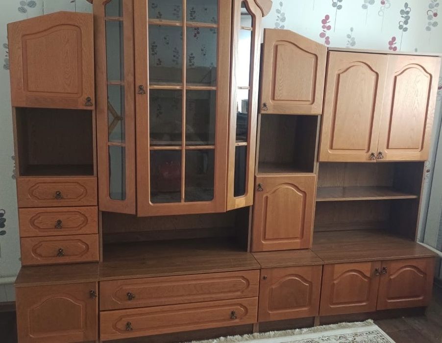 Стенка-горка для гостиной