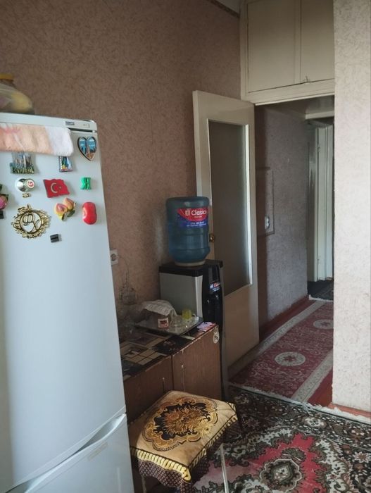 Chilonzro 20 kvartil 5 etajli dom 4 etaj sotiladi