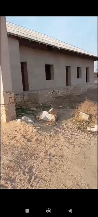 Ховли   сотилади