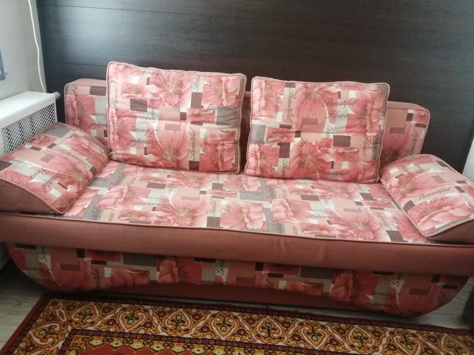 Паласы, ковры, диваны