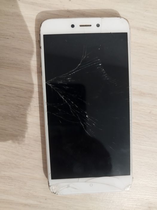 Продам телефоны на запчасти