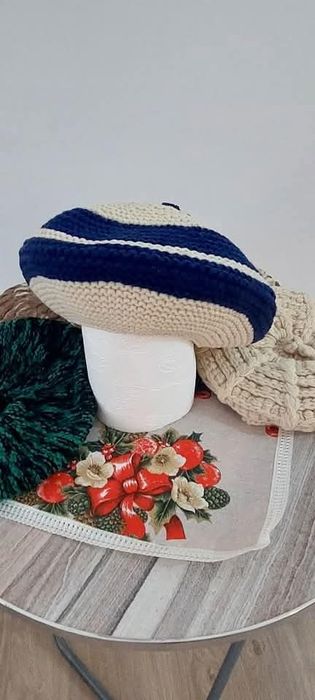 Шапки и каскети.