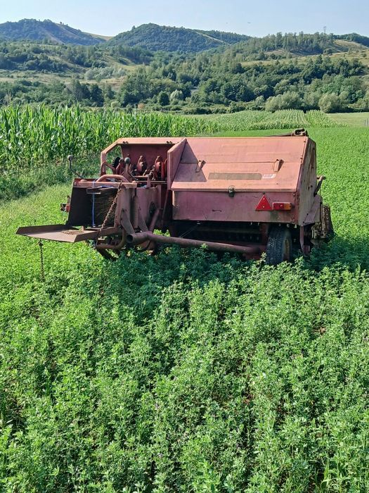 Vând   balotiera lerda