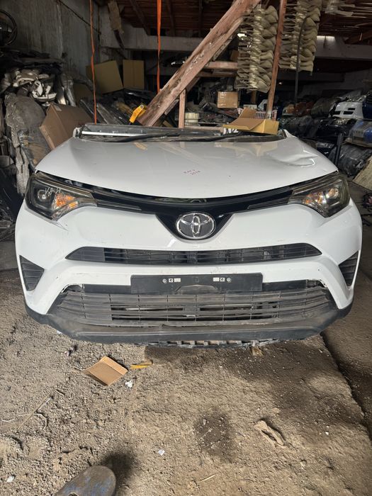 Носкат, перед, морда на Toyota Rav4
