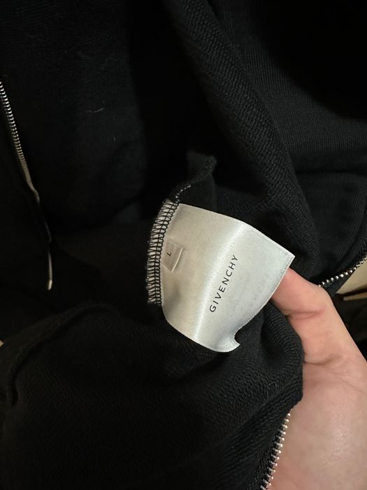 Vând hanorac givenchy L merge și pt M