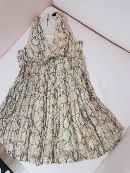 Rochie cu fusta plisata H&M,mar 42,stare f buna