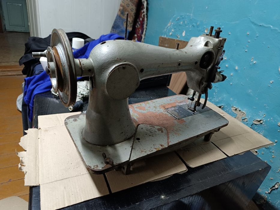 Продам швейную машинку 23 класс