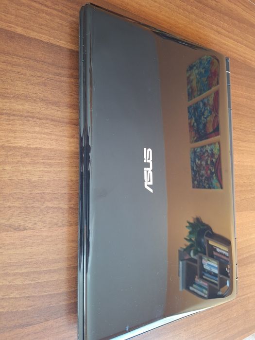 Лаптоп Asus U50 с Windows 10