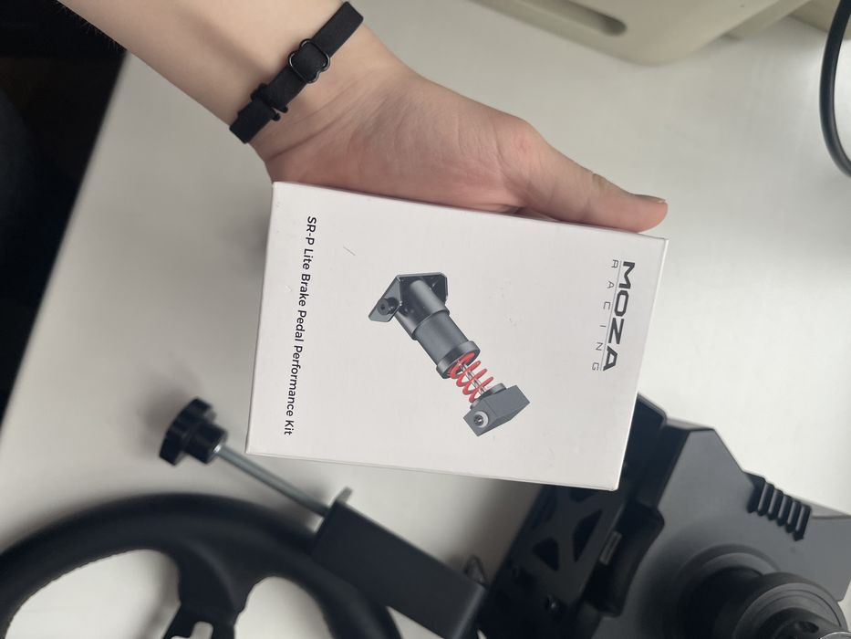 Moza r5 + Moza ES Formula Wheel Mod