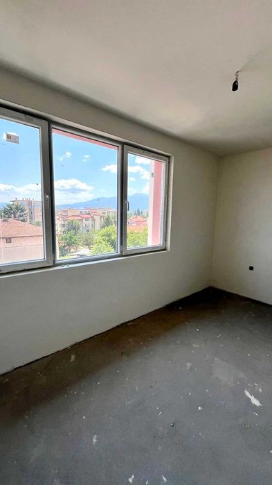 Продава се Тристаен апартамент в София, Център - 82 кв.м за 2135 €/кв.м - Снимка #2