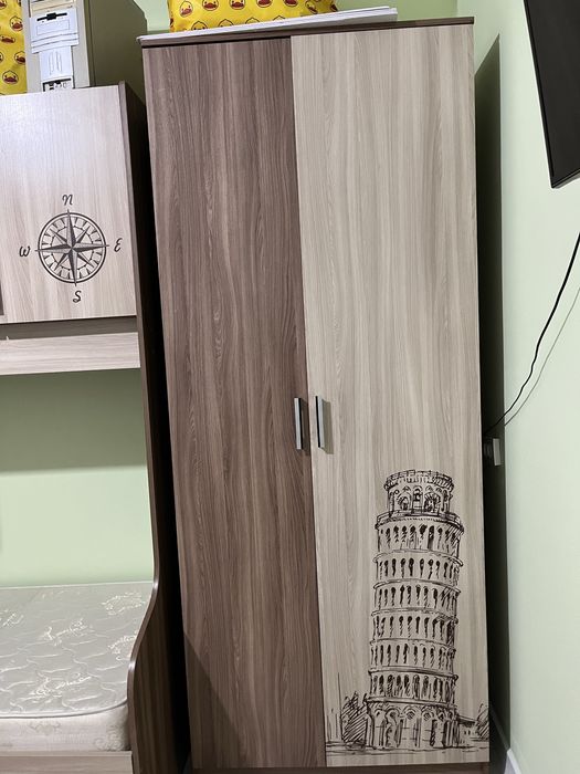 Детская мебель и шкаф