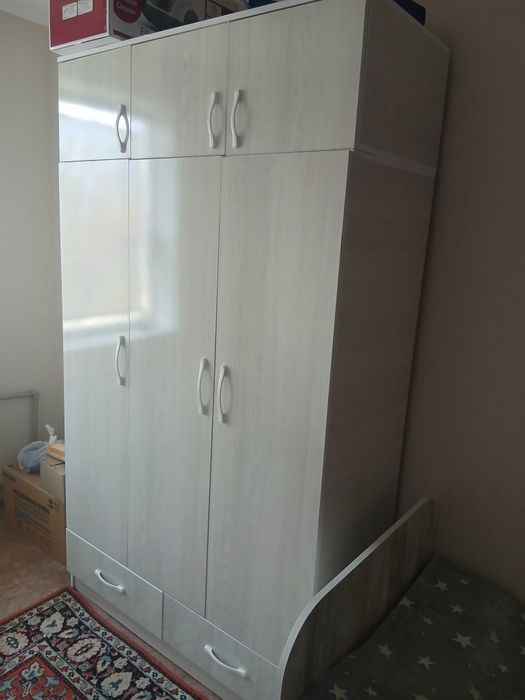 Продаётся шкаф..