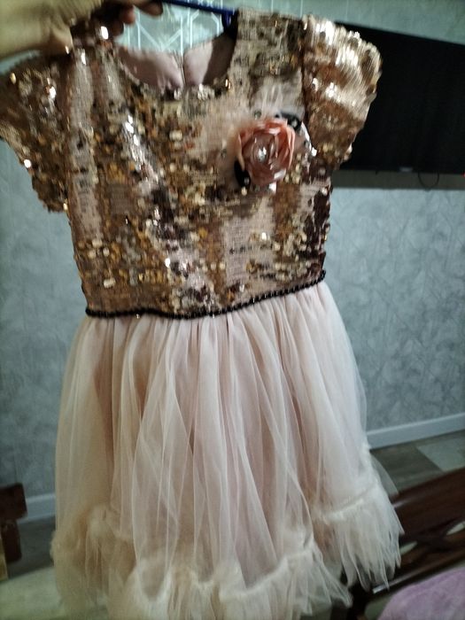 Продам платье в отличном состоянии