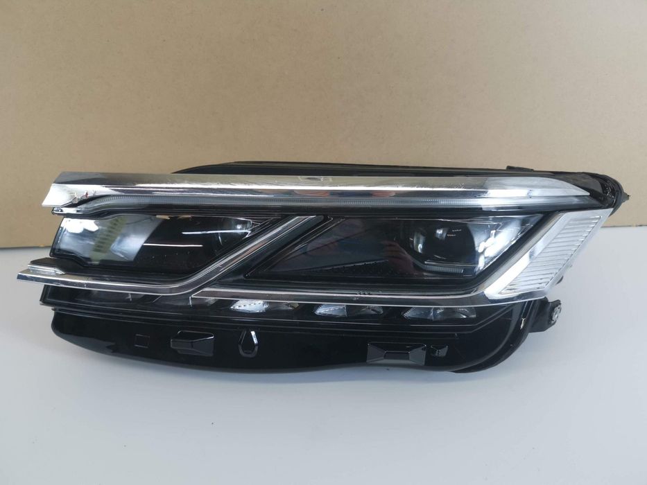 Фар Ляв Пълен Led Фолксваген / Volkswagen Touareg Поколение 3 CR Ориги