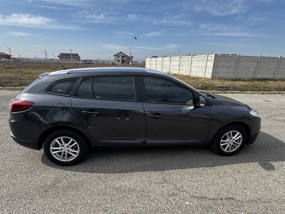 Renault Megan 3 1.5  DCI 110 cp .fabricatie 2013 ,Carte Service